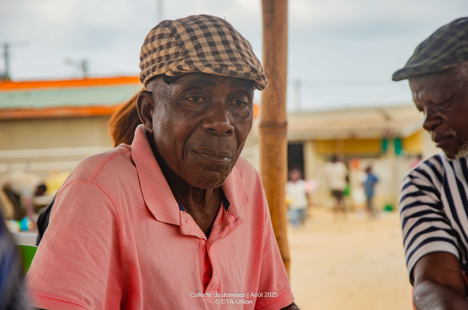 Portrait d'un aîné Wané rencontré au marché lors de la collecte de données
